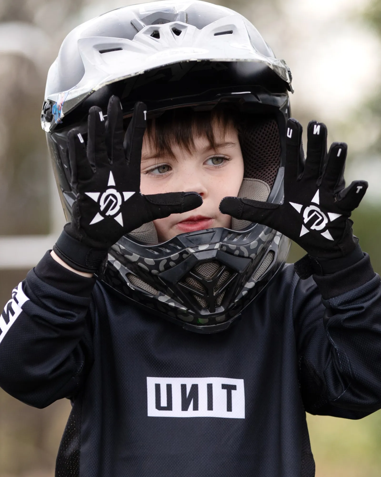 Unit Clothing UNIT Stack Youth Gloves BLACK Clearance